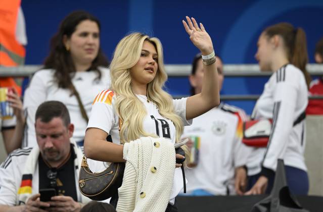 Lea PRINZ Freundin von Maximilian MITTELSTAEDT (Mittelstädt)(GER) Vorrunde 3. Spieltag, Gruppe A, Match M25, Schweiz (SUI) - Deutschland (GER), am 23.06.2024 in Frankfurt Deutschland. Fussball Europameisterschaft 2024 vom 14.06. - 14.07.2024 in Deutschland. Â