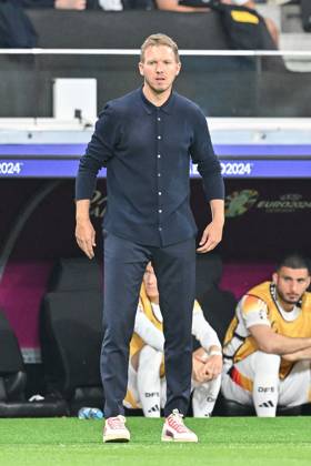 23.06.2024, xscotx, Fussball EM 2024, Schweiz - Deutschland, emspor, v.l. Julian Nagelsmann (Deutschland, Trainer) gibt Anweisungen, gestikuliert mit den Armen, gesticulate, gives instructions Frankfurt am Main