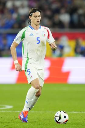 Spain v Italy: Group B - UEFA EURO, EM, Europameisterschaft,Fussball 2024 Riccardo Calafiori centre-back of Italy and Bologna FC 1909 during the UEFA EURO 2024 group stage match between Spain and Italy at Arena AufSchalke on June 20, 2024 in Gelsenkirchen, Germany. Gelsenkirchen Germany Copyright: xJosexBretonx originalFilename:bretonhernandez-spainvit240620_npAAX