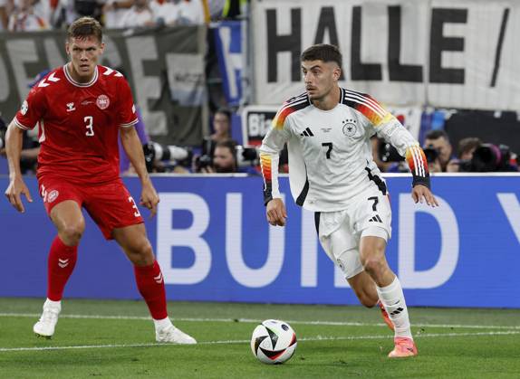 29.06.2024, Fussball, Euro 2024, Achtelfinale, Deutschland – Daenemark, GER, Dortmund, BVB Stadion Bild: v. li. Jannik Vestergaard (Denmark, 3) und Kai Havertz (Germany, 7) Copyright: HMBxMedia xHeikoxBecker