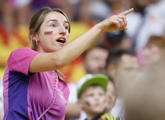 29.06.2024, Fussball, Euro 2024, Achtelfinale, Deutschland – Daenemark, GER, Dortmund, BVB Stadion Bild: v. li. Lena Wurzenberger, Lebensgefaehrtin von Trainer, Coach, Julian Nagelsmann (Germany) Copyright: HMBxMedia xHeikoxBecker
