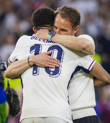 Gelsenkirchen, Germany. 30th Jun 2024. Final jubilation: Jude Bellingham (ENG) Trainer Gareth Southgate (England) England - Slovakia England - Slowakei .06.2024
