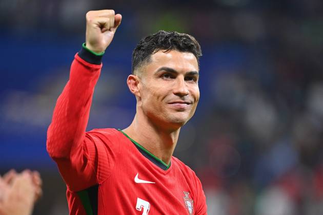 Schlussjubel Cristiano RONALDO (POR), ballt die Faust, Jubel,Freude,Begeisterung, Aktion,Einzelbild,angeschnittenes Einzelmotiv,Halbfigur,halbe Figur. Achtelfinale Portugal (POR) - Slowenien (SVN) 3-0 i.E. am 01.07.2024, Frankfurt Arena Fussball UEFA EURO, EM, Europameisterschaft,Fussball 2024 GERMANY vom 14.06.2024 - 14.07.2024.