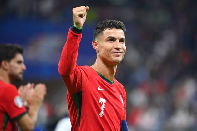 Schlussjubel Cristiano RONALDO (POR), ballt die Faust, Jubel,Freude,Begeisterung, Aktion,Einzelbild,angeschnittenes Einzelmotiv,Halbfigur,halbe Figur. Achtelfinale Portugal (POR) - Slowenien (SVN) 3-0 i.E. am 01.07.2024, Frankfurt Arena Fussball UEFA EURO, EM, Europameisterschaft,Fussball 2024 GERMANY vom 14.06.2024 - 14.07.2024.