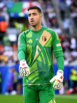 Fussball, Europameisterschaft, EURO 2024, Achtelfinale, Merkur Spiel-Arena Düsseldorf: Frankreich Belgien 1:0; Koen Casteels (BEL). Aktion, Einzelbild.