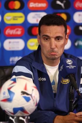 Argentina s coach, Lionel Scaloni, during a press conference, PK, Pressekonferenz prior to the match against Ecuador for the quarterfinals of the Copa Amà rica USA 2024, at NRG Stadium in Houston, TX, on July 3, 2024. HOUSTON UNITED STATES Copyright: xALEJANDROxPAGNIx