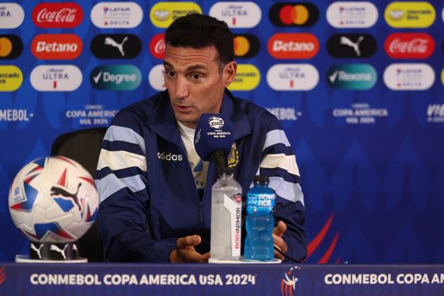 Argentina s coach, Lionel Scaloni, during a press conference, PK, Pressekonferenz prior to the match against Ecuador for the quarterfinals of the Copa Amà rica USA 2024, at NRG Stadium in Houston, TX, on July 3, 2024. HOUSTON UNITED STATES Copyright: xALEJANDROxPAGNIx