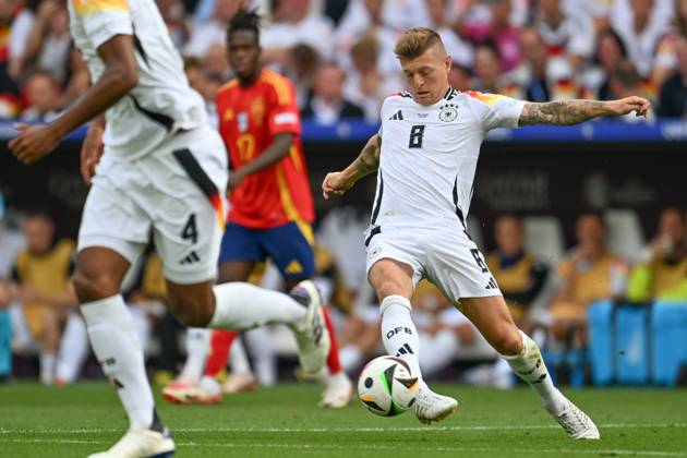 240705 EURO2024 SPAIN VS GERMANY Toni Kroos (8) of Germany pictured in action during a soccer game between the national teams of Spain and Germany in the Quarter Final stage of the UEFA EURO, EM, Europameisterschaft,Fussball 2024 tournament , on Friday 5 July 2024 in Stuttgart , Germany . PHOTO SPORTPIX David Catry STUTTGART GERMANY Copyright: xx 472047