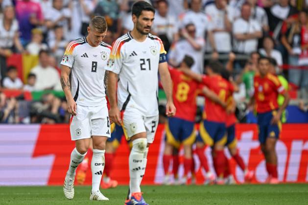 240705 EURO2024 SPAIN VS GERMANY Toni Kroos (8) of Germany looking dejected and disappointed after conceding the 1-0 goal during a soccer game between the national teams of Spain and Germany in the Quarter Final stage of the UEFA EURO, EM, Europameisterschaft,Fussball 2024 tournament , on Friday 5 July 2024 in Stuttgart , Germany . PHOTO SPORTPIX David Catry STUTTGART GERMANY Copyright: xx 472090