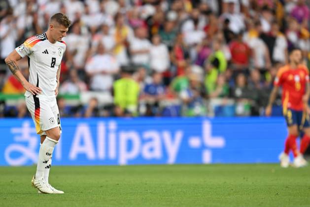 240705 EURO2024 SPAIN VS GERMANY Toni Kroos (8) of Germany looking dejected and disappointed during a soccer game between the national teams of Spain and Germany in the Quarter Final stage of the UEFA EURO, EM, Europameisterschaft,Fussball 2024 tournament , on Friday 5 July 2024 in Stuttgart , Germany . PHOTO SPORTPIX David Catry STUTTGART GERMANY Copyright: xx 472165