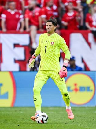DUSSELDORF - Switzerland goalkeeper Yann Sommer during the UEFA EURO, EM, Europameisterschaft,Fussball 2024 quarter-final match between England and Switzerland at the Dusseldorf Arena on July 6, 2024 in Dusseldorf, Germany. ANP Hollandse Hoogte UEFA EURO 2024 2024 xVIxANPxSportx xGerritxvanxKeulenxIVx 502905341 originalFilename: 502905341