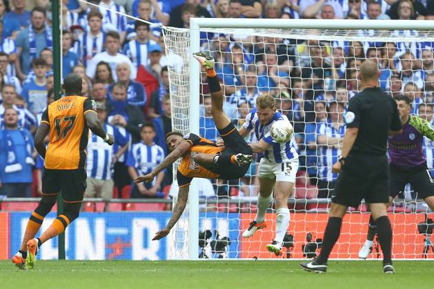 Soccer 2016: European Soccer May 28, 2016 - London, United Kingdom - Hull?s Abel Hernandez misses an athletic overhead shot on goal during the Skybet Championship Play Off Final match at Wembley Stadium. Photo credit should read: Philip Oldham Sportimage. London United Kingdom EDITORIAL USE ONLY Copyright: xx ZUMA-20160528_zaf_si1_025.jpg PhillipxOldhamx csmphototwo285747