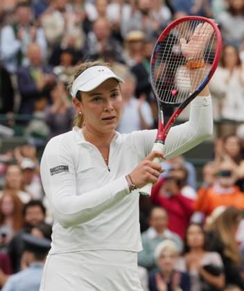 Lawn Tennis - 2024 Wimbledon Championship Lulu Sun (NZL) v Donna Vekic (CRO) All England Lawn Tennis & Croquet Club - Tuesday 9h July 2024 Donna Vekic (CRO) applauds the crowd after the match