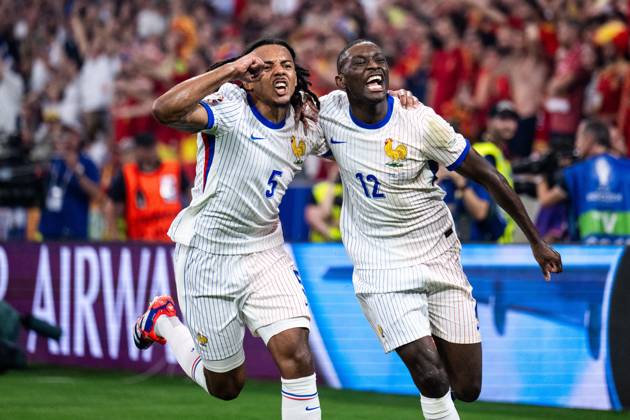 Sport Themen der Woche KW28 Sport Bilder des Tages 240709 Jules KoundÃ and Randal Kolo Muani of France celebrate after 0-1 during the UEFA EURO, EM, Europameisterschaft,Fussball 2024 Football Championship semifinal between Spain and France on July 9, 2024 in Munich. Photo: Mathias Bergeld BILDBYRAN kod MB MB0944 fotboll football soccer fotball fotbolls-em europamästerskap em uefa euro uefa european football championship euro 2024 semifinal semifinals spanien spain frankrike france bbeng jubel Copyright: MATHIASxBERGELD BB240709MB055