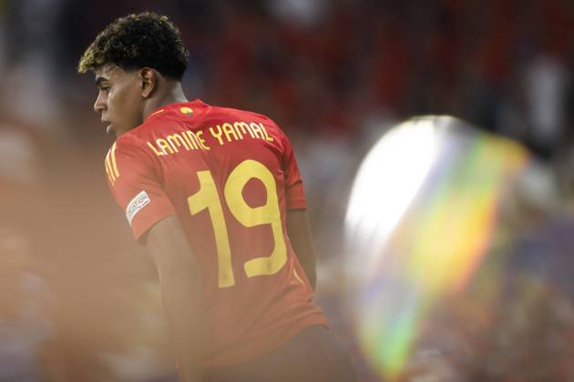 EURO 2024, Die Highlights Sport Bilder des Tages Spain v France - UEFA EURO, EM, Europameisterschaft,Fussball 2024 Lamine Yamal of Spain looks on during the UEFA EURO 2024 semi-final football match between Spain and France. Munich Germany Copyright: xNicolòxCampox