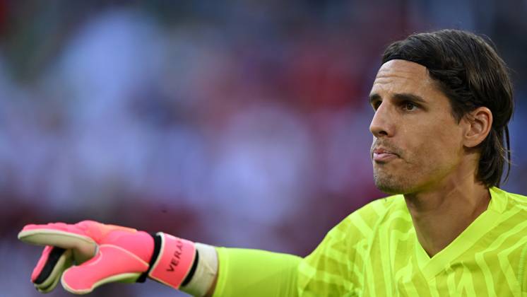DUSSELDORF - Switzerland goalkeeper Yann Sommer during the UEFA EURO, EM, Europameisterschaft,Fussball 2024 quarter-final match between England and Switzerland at the Dusseldorf Arena on July 6, 2024 in Dusseldorf, Germany. ANP Hollandse Hoogte UEFA EURO 2024 2024 xVIxANPxSportx xGerritxvanxKeulenxIVx 503142442 originalFilename: 503142442