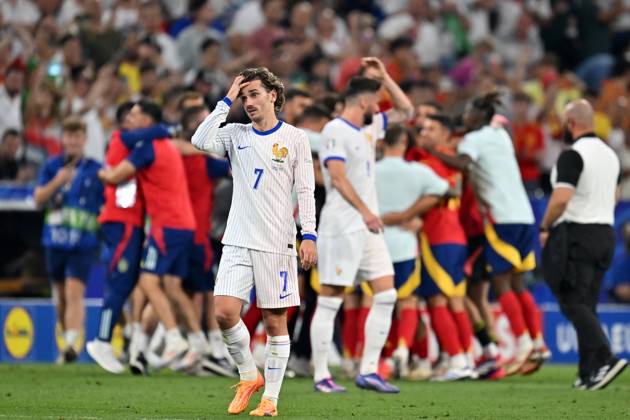 090724 KAI SCHWOERER Antoine Griezmann of France reacts after the loss in the UEFA EURO, EM, Europameisterschaft,Fussball 2024 semi-final match between Spain and France at Munich Football Arena on July 9, 2024 in Munich, Germany. 090724-CPL-ESPvFRA-029