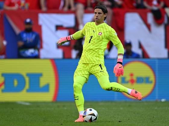 DUSSELDORF - Switzerland goalkeeper Yann Sommer during the UEFA EURO, EM, Europameisterschaft,Fussball 2024 quarter-final match between England and Switzerland at the Dusseldorf Arena on July 6, 2024 in Dusseldorf, Germany. ANP Hollandse Hoogte UEFA EURO 2024 2024 xVIxANPxSportx xGerritxvanxKeulenxIVx 503143548 originalFilename: 503143548