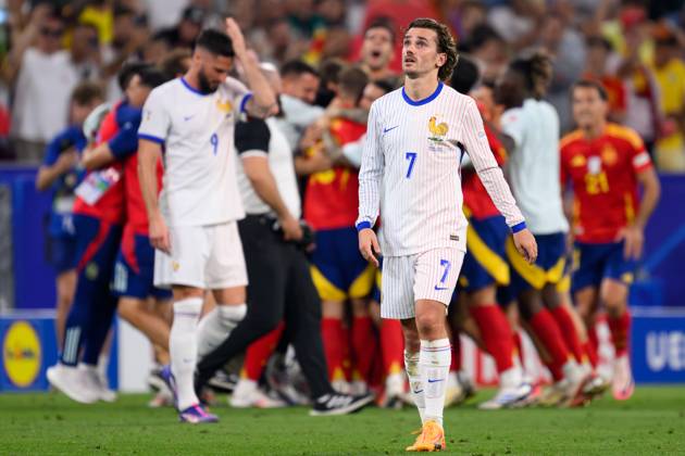 090724 KAI SCHWOERER Antoine Griezmann of France reacts after the loss in the UEFA EURO, EM, Europameisterschaft,Fussball 2024 semi-final match between Spain and France at Munich Football Arena on July 9, 2024 in Munich, Germany. 090724-CPL-ESPvFRA-060