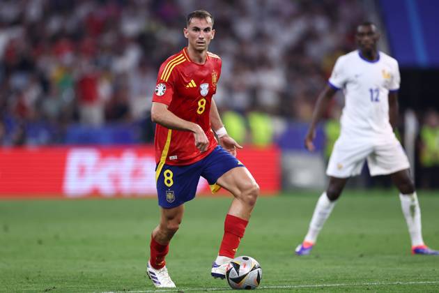 Spain - France Fabian Ruiz of Spain in action during the UEFA EURO, EM, Europameisterschaft,Fussball 2024 semi-final match between Spain and France at Munich Football Arena on July 9, 2024 in Munich, Germany . Munich Munich Football Arena Germany Copyright: xMarcoxCanonierox