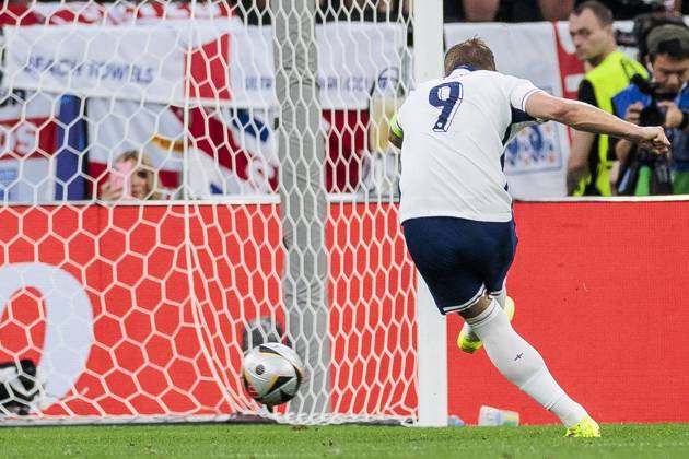 EURO 2024, Die Highlights UEFA EURO, EM, Europameisterschaft,Fussball 2024: Niederlande - England; 10.07.2024 Harry Kane (England, 9) erziielt das Tor zum 1:1 per Elfmeter. UEFA EURO 2024: Niederlande - England; BVB Stadion Dortmund, Dortmund am 10.07.2024 Copyright: xBEAUTIFULxSPORTS Wunderlx