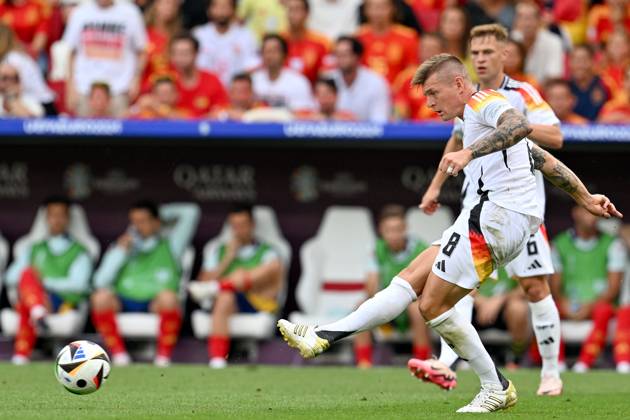 240705 EURO2024 SPAIN VS GERMANY Toni Kroos (8) of Germany pictured during a soccer game between the national teams of Spain and Germany in the Quarter Final stage of the UEFA EURO, EM, Europameisterschaft,Fussball 2024 tournament , on Thursday 5 July 2024 in Stuttgart , Germany . PHOTO SPORTPIX David Catry STUTTGART GERMANY Copyright: xx 473145