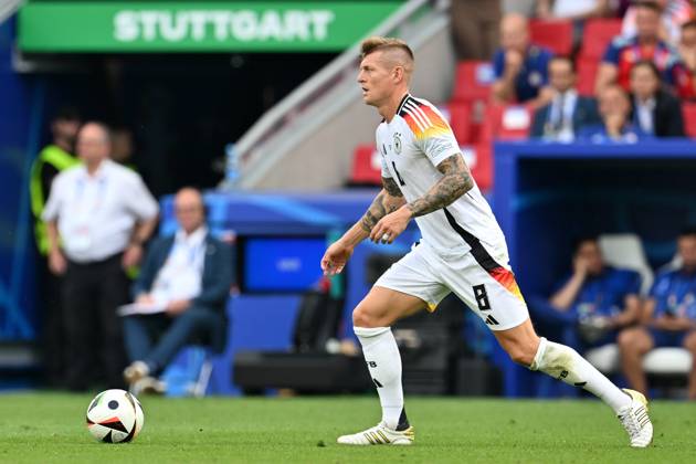 240705 EURO2024 SPAIN VS GERMANY Toni Kroos (8) of Germany pictured during a soccer game between the national teams of Spain and Germany in the Quarter Final stage of the UEFA EURO, EM, Europameisterschaft,Fussball 2024 tournament , on Thursday 5 July 2024 in Stuttgart , Germany . PHOTO SPORTPIX David Catry STUTTGART GERMANY Copyright: xx 473223