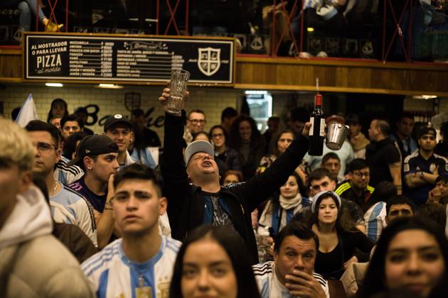 Argentina v Colombia - CONMEBOL Copa America USA 2024: Final Thousands of people are gathering in restaurants with family and friends to watch the Copa America final, Argentina v Colombia - CONMEBOL Copa America USA 2024: Final, on july 14, 2024. Ciudad Autonoma de Buenos Aires Argentina Copyright: xNicolasxSuarezx originalFilename:suarez-notitle240714_npX2c