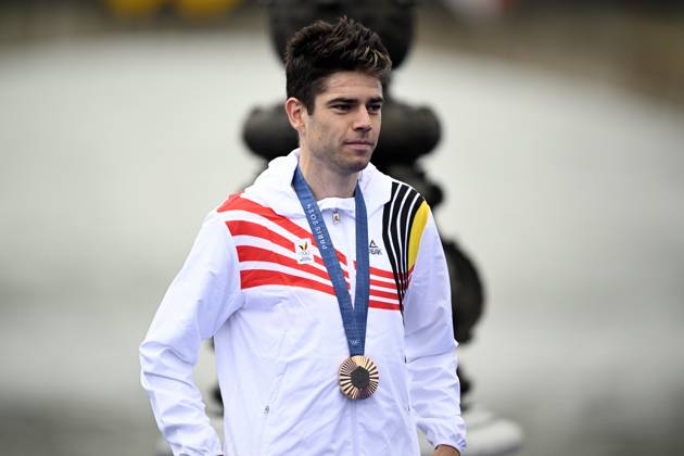 Belgian cyclist Wout van Aert poses with the bronze medal during the podium ceremony of the men s time trial event at the Paris 2024 Olympic Games, Olympische Spiele, Olympia, OS on Saturday 27 July 2024 in Paris, France . The Games of the XXXIII Olympiad are taking place in Paris from 26 July to 11 August. The Belgian delegation counts 165 athletes in 21 sports. JASPERxJACOBS  x97168565x