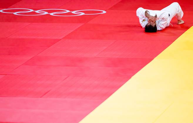 240727 Yeldos Smetov of Kazakhstan celebrates after the men™s 60 kg final judo match against Luka Mkheidze of France during day 1 of the Paris 2024 Olympic Games, Olympische Spiele, Olympia, OS on July 27, 2024 in Paris. Photo: Ludvig Thunman BILDBYRAN kod LT LT0643 judo olympic games olympics os ol olympiska spel olympiske leker paris 2024 paris-os paris-ol 1 bbeng jubel Copyright: LUDVIGxTHUNMAN BB240727LT159