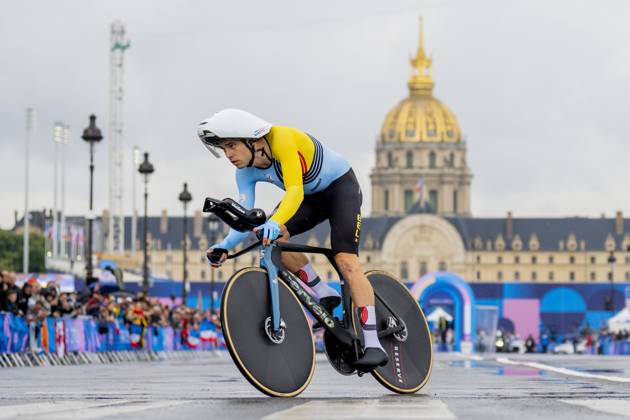 Paris 2024 Summer Olympics Paris, France 20240727 Wout van Aert from Belgium during the mens cycling time trial on Pont Alexandre III during the Paris 2024 Summer Olympics Photo Fredrik Varfjell NTB Paris France EDITORIAL USE ONLY RESTRICTED USE FOR BETTING COMPANIES  Copyright: xFredrikxVarfjellx xNTBx