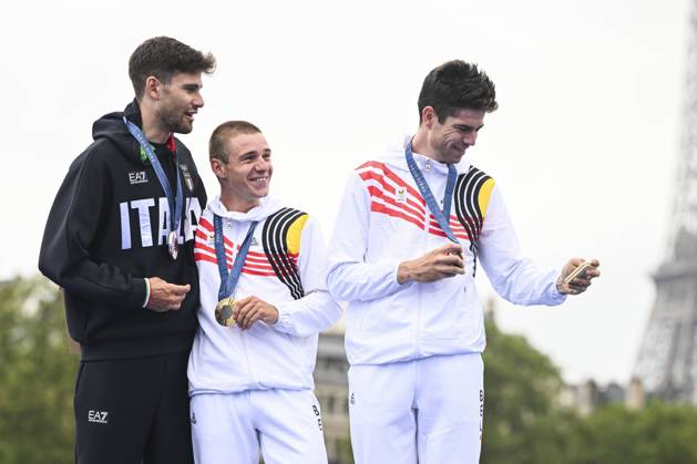 Paris 2024 Olympic Games, Olympische Spiele, Olympia, OS - 27 07 2024 PARIS, FRANCE - JULY 27 : Evenepoel Remco (BEL) Cycling - Road - Individual Time Trial (Male), Van Aert Wout (BEL) Cycling - Road - Individual Time Trial (Male) and Gana Filippo (ITA) on the podium during the XXXIII Paris 2024 Summer Olympic Games on July 27, 2024 in Paris, France, 27 07 2024 Paris France  Copyright: xVincentxKalutx
