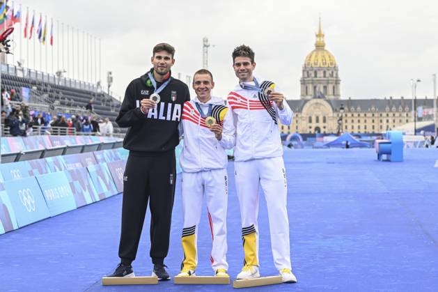 Paris 2024 Olympic Games, Olympische Spiele, Olympia, OS - 27 07 2024 PARIS, FRANCE - JULY 27 : Evenepoel Remco (BEL) Cycling - Road - Individual Time Trial (Male), Van Aert Wout (BEL) Cycling - Road - Individual Time Trial (Male) and Gana Filippo (ITA) on the podium during the XXXIII Paris 2024 Summer Olympic Games on July 27, 2024 in Paris, France, 27 07 2024 Paris France  Copyright: xVincentxKalutx