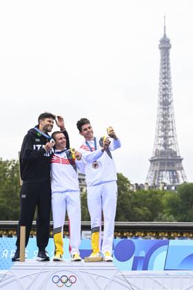 Paris 2024 Olympic Games, Olympische Spiele, Olympia, OS - 27 07 2024 PARIS, FRANCE - JULY 27 : Evenepoel Remco (BEL) Cycling - Road - Individual Time Trial (Male), Van Aert Wout (BEL) Cycling - Road - Individual Time Trial (Male), Ganna Filippo (ITA) on the podium during the XXXIII Paris 2024 Summer Olympic Games on July 27, 2024 in Paris, France, 27 07 2024 Paris France  Copyright: xVincentxKalutx