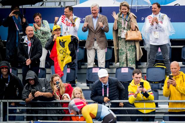 BOIC-COIB s CEO Cedric Van Branteghem, King Philippe - Filip of Belgium, Queen Mathilde of Belgium and BOIC-COIB s president Jean-Michel Saive cheer for Belgian cyclist Remco Evenepoel (C front) during the men s time trial event at the Paris 2024 Olympic Games, Olympische Spiele, Olympia, OS on Saturday 27 July 2024 in Paris, France . The Games of the XXXIII Olympiad are taking place in Paris from 26 July to 11 August. The Belgian delegation counts 165 athletes in 21 sports. JASPERxJACOBS  x97177002x
