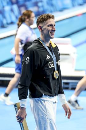 OLYMPICS - Olympic Summer Games 2024 PARIS,FRANCE,27.JUL.24 - OLYMPICS, SWIMMING - Olympic Summer Games Paris 2024, mens 400m freestyle. Image shows Lukas Maertens (GER). Keywords: medal.  GEPAxpictures xPatrickxSteiner