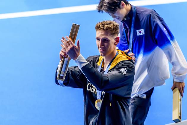 FRA, Olympische Sommerspiele Paris 2024, Schwimmen , Finale 400Meter Herren 27.07.2024, Bercy Arena, Paris, FRA, Olympische Sommerspiele Paris 2024, Schwimmen , Finale 400Meter Herren , im Bild MAERTENS Lukas (GER) gewinnt die Goldmedaille