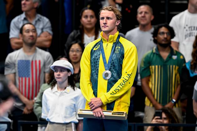 Elijah Winnington of Australia stands with the silver medal after competing in the swimming 400m Freestyle Men Final during the Paris 2024 Olympic Games, Olympische Spiele, Olympia, OS at La Defense Arena in Paris (France), July 27, 2024. Giorgio Scala