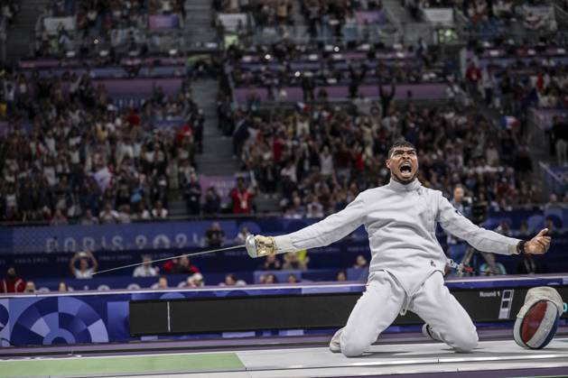 Bilder des Jahres 2024, Sport 07 Juli Sport Themen der Woche KW30 Sport Bilder des Tages Paris 2024 - Fencing - Yannick Borel Celebrates Victory In Quarter Finals Yannick Borel celebrates after winning against Maseru Yamada in the men’s epee individual quarter final bout during the Paris 2024 Olympic Games, Olympische Spiele, Olympia, OS at the Grand Palais in Paris, on July 28, 2024. Photo by Eliot Blondet ABACAPRESS.COM Paris France  Copyright: xBlondetxEliot ABACAx