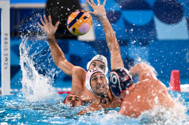 Bilder des Jahres 2024, Sport 07 Juli Sport Themen der Woche KW30 Sport Bilder des Tages Gonzalo Echenique of Italy during the Water polo, Wasserball men match between team Italy (white caps) and team United Staes of America (blue caps) of the Paris 2024 Olympic Games, Olympische Spiele, Olympia, OS at Aquatics Centre in Paris (France), July 28, 2024. Andrea Stacci