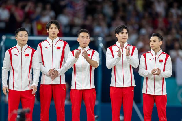 Artistic Gymnastic - Olympic Games, Olympische Spiele, Olympia, OS Paris 2024: Day 3 Silver medalists Team China is posing on the podium during the medal ceremony for the Artistic Gymnastics Men s Team Final on day three of the Olympic Games Paris 2024 at Bercy Arena in Paris, France on July 29, 2024. Paris France  Copyright: xAndrzejxIwanczukx originalFilename:iwanczuk-artistic240729_np3lf.jpg