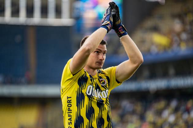 Fenerbahce v Lugano UEFA Champions League Second Qualifying Round Dominik Livakovic of Fenerbahce during the warmup before the match. Fenerbahce and Lugano faced each other in the UEFA Champions League second qualifying round second leg, the match took place at Sukru Saracoglu Stadium on July 30, 2024 Istanbul Istanbul Turkey Copyright: xYagizxGurtugx
