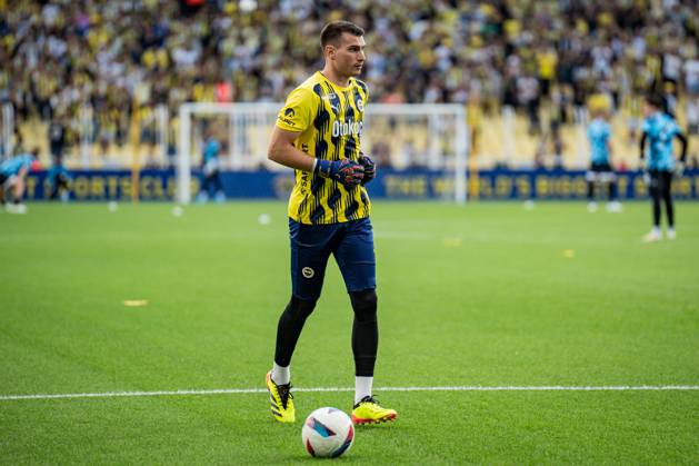 Fenerbahce v Lugano UEFA Champions League Second Qualifying Round Dominik Livakovic of Fenerbahce during the warmup before the match. Fenerbahce and Lugano faced each other in the UEFA Champions League second qualifying round second leg, the match took place at Sukru Saracoglu Stadium on July 30, 2024 Istanbul Istanbul Turkey Copyright: xYagizxGurtugx