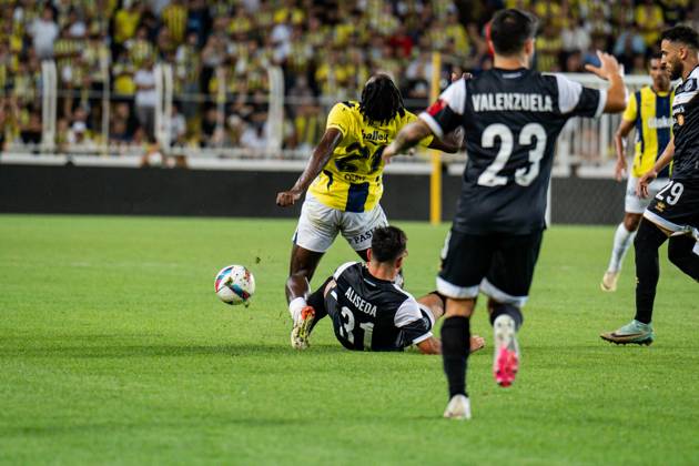 Fenerbahce v Lugano UEFA Champions League Second Qualifying Round Bright Osayi-Samuel of Fenerbahce in action during the match. Fenerbahce and Lugano faced each other in the UEFA Champions League second qualifying round second leg, the match took place at Sukru Saracoglu Stadium on July 30, 2024 Istanbul Istanbul Turkey Copyright: xYagizxGurtugx