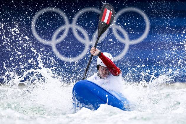Bilder des Jahres 2024, Sport 08 August Highlight Bilder des Tages OLYMPICS - Olympic Summer Games 2024 PARIS,FRANCE,02.AUG.24 - OLYMPICS, CANOE - Olympic Summer Games Paris 2024, men. Image shows Felix Oschmautz (AUT).  GEPAxpictures xPatrickxSteiner