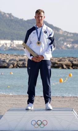 Paris 2024 - Windsurf - Tom Reuveny Wins Gold Tom Reuveny of Team Israel wins gold in Men s Windsurf iQFoil class final on day eight of the Paris 2024 Olympic Games, Olympische Spiele, Olympia, OS in Marseille, France on August 3, 2024. Photo by Patrick Aventurier ABACAPRESS.COM Marseille France Copyright: xAventurierxPatrick ABACAx