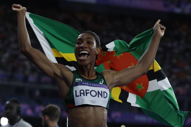 Bilder des Jahres 2024, Sport 08 August Sport Themen der Woche KW31 Sport Bilder des Tages Dominican athlete Thea Lafond celebrates winning gold in the women s triple jump final, during the Paris 2024 Olympic Games, Olympische Spiele, Olympia, OS at the Stade de France of Paris, 3 August 2024. Paris 2024 Athletics !ACHTUNG: NUR REDAKTIONELLE NUTZUNG!  Copyright: xJUANJOxMARTINx(es-ES)x EVE9934 20240803-55014333211_1