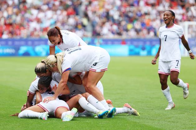 United States of America team group, Mannschaftsbild, Totale (USA), AUGUST 3, 2024 - Football Soccer : Women s Quarter-Final match between United States of America 1-0 Japan during the Paris 2024 Olympic Games, Olympische Spiele, Olympia, OS at Parc des Princes in Paris, France. Noxthirdxpartyxsales (261918367)