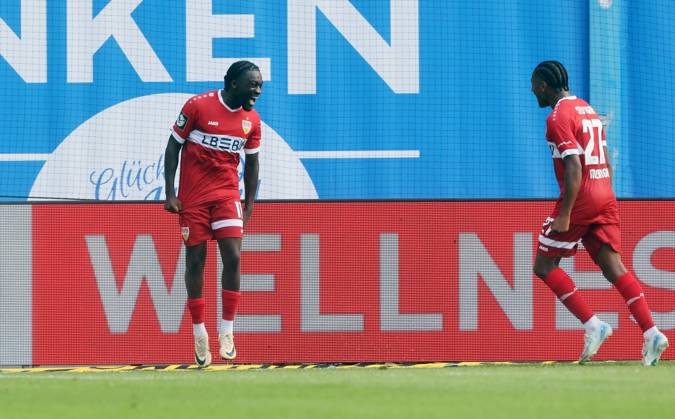 03.08.24 FC Hansa Rostock - VfB Stuttgart II Deutschland, Rostock, 03.08.2024, Fussball, 3. Liga, FC Hansa Rostock - VfB Stuttgart II (1:1): li. Benjamin Boakye (VfB Stuttgart II); Jubel Tor 1:1 Boakye.