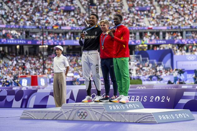 Paris 2024 Summer Olympics Paris, France 20240804 Markus Rooth is awarded the gold medal in the decathlon athletics during a ceremony at the Stade de France during the Paris 2024 Summer Olympics Photo Fredrik Varfjell NTB Paris France EDITORIAL USE ONLY RESTRICTED USE FOR BETTING COMPANIES  Copyright: xFredrikxVarfjellx xNTBx